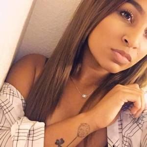 Meet your Posher, Monica